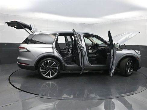 Used 2021 Lincoln Aviator Reserve w/ Equipment Group 202A image 44