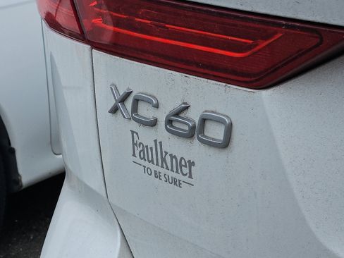 Used 2024 Volvo XC60 B5 Plus w/ Protection Package Premier image 8