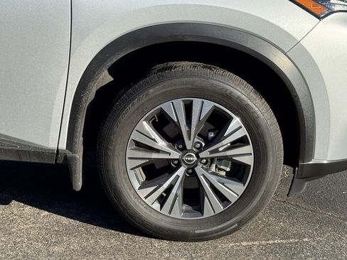 Used 2023 Nissan Rogue SV w/ SV Premium B Package image 19