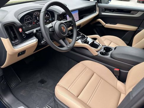 New 2026 Porsche Cayenne Coupe AWD/4WD image 11
