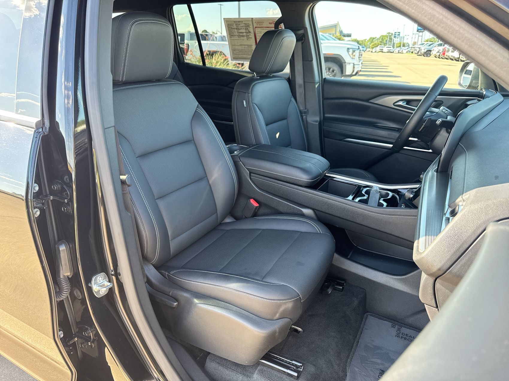 Used 2026 Chevrolet Traverse LT AWD/4WD image 25
