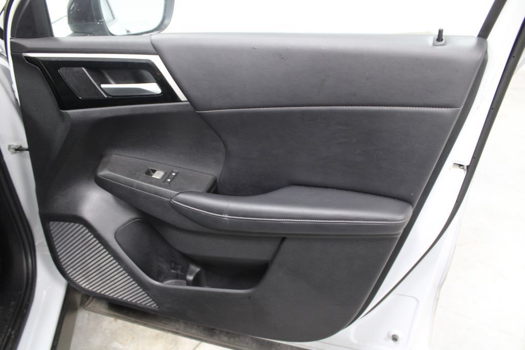 Used 2023 Mitsubishi Outlander SE Black Edition AWD/4WD image 27