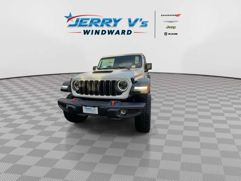New 2026 Jeep Gladiator Mojave w/ Dual Top Group image 3