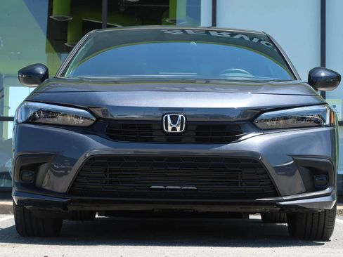 Used 2024 Honda Civic Sport image 3