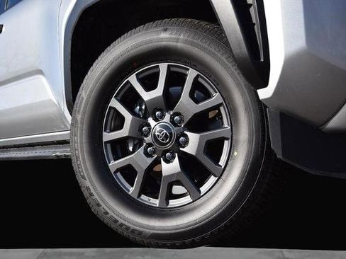 Used 2025 Toyota 4Runner 4WD image 3