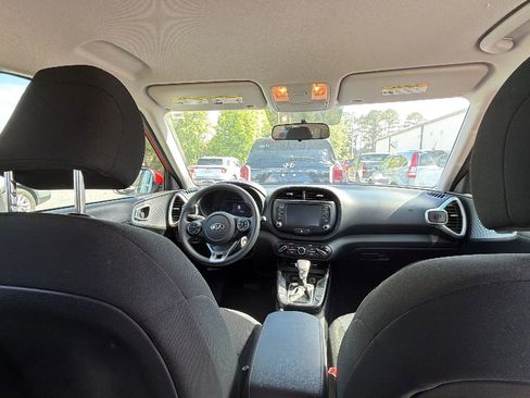 Used 2021 Kia Soul LX FWD image 11