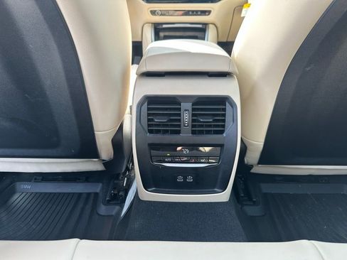 Certified 2025 BMW 330i 330i w/ Convenience Package image 22