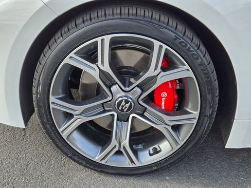 Used 2019 Kia Stinger GT2 image 9