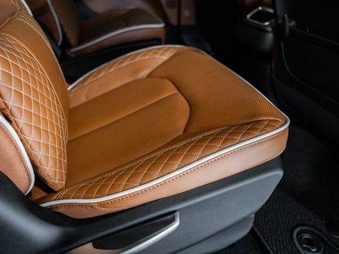 New 2026 Chrysler Pacifica Pinnacle w/ Trailer Tow Group image 33