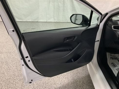 Used 2025 Toyota Corolla LE FWD image 14