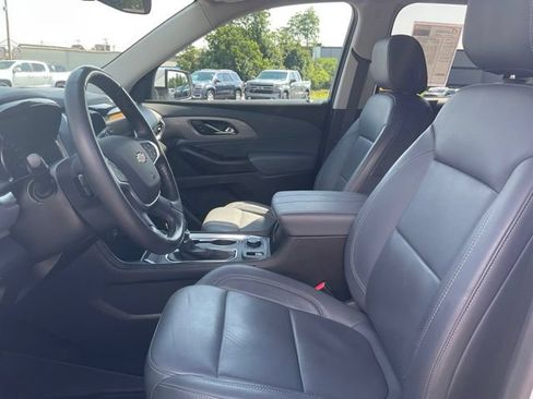 Used 2021 Chevrolet Traverse LT AWD/4WD image 2