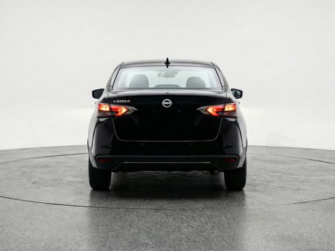 Used 2025 Nissan Versa SV image 7