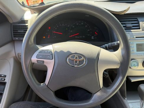 Used 2009 Toyota Camry SE FWD image 12