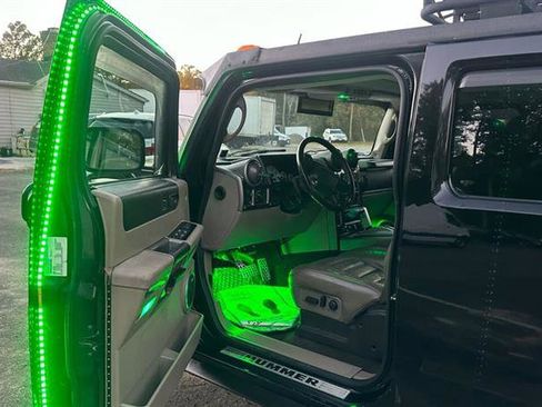 Used 2003 HUMMER H2 w/ Preferred Equipment Group image 10