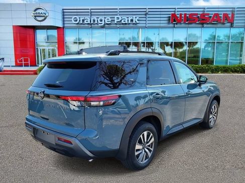 New 2026 Nissan Pathfinder SL FWD image 2