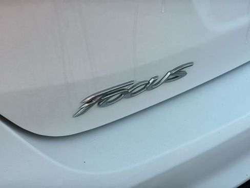 Used 2018 Ford Focus SE FWD image 29