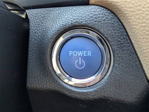 Used 2022 Toyota RAV4 XLE Premium image 33