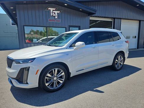 Used 2020 Cadillac XT6 Premium Luxury AWD/4WD image 2
