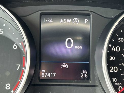 Used 2021 Volkswagen Tiguan SE FWD image 18