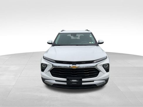 Used 2025 Chevrolet TrailBlazer LT AWD/4WD image 3