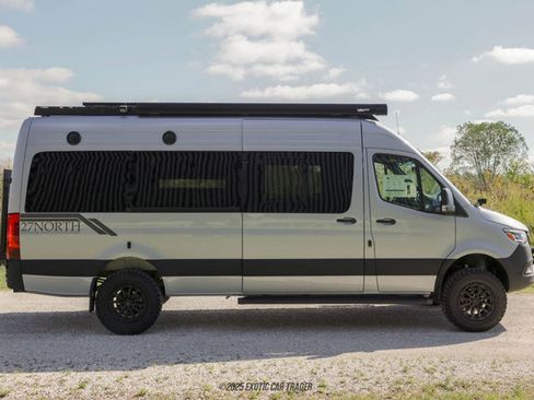 Used 2025 Mercedes-Benz Sprinter 2500 image 9