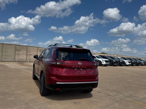 Certified 2026 Nissan Rogue Platinum AWD/4WD image 18