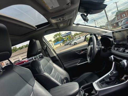 Used 2019 Toyota RAV4 XLE Premium w/ Cold Weather Package AWD/4WD image 25