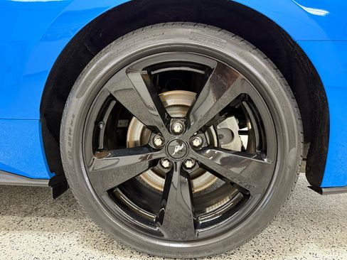 Used 2022 Ford Mustang GT Premium w/ Black Accent Package RWD image 9