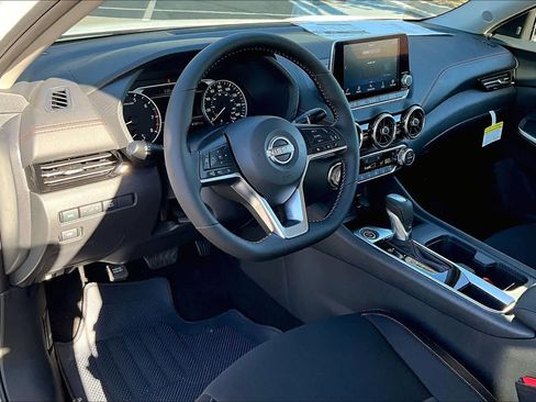 New 2025 Nissan Sentra SR image 8