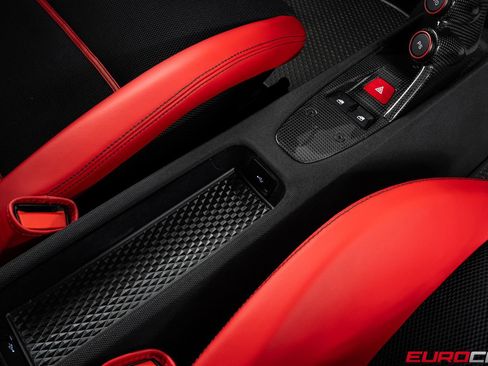 Used 2015 Ferrari 458 Speciale Coupe RWD image 38