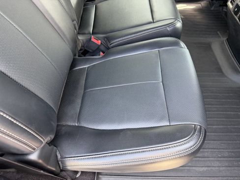 Used 2018 Ford F150 Lariat w/ Equipment Group 502A Luxury AWD/4WD image 19