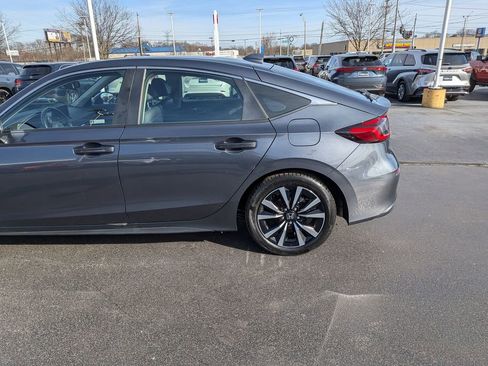 Used 2024 Honda Civic EX-L image 7