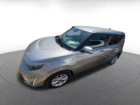 Used 2025 Kia Soul LX w/ LX Technology Package image 6