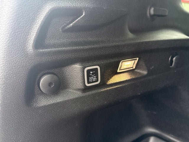 Used 2023 Jeep Grand Cherokee L Laredo AWD/4WD image 14