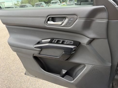 New 2026 Nissan Pathfinder Platinum w/ Cargo Package FWD image 21