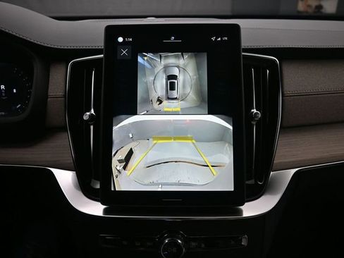 New 2026 Volvo XC90 B6 Plus w/ Protection Package Premier AWD/4WD image 12