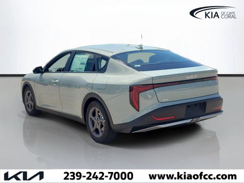 New 2026 Kia K4 FWD image 4