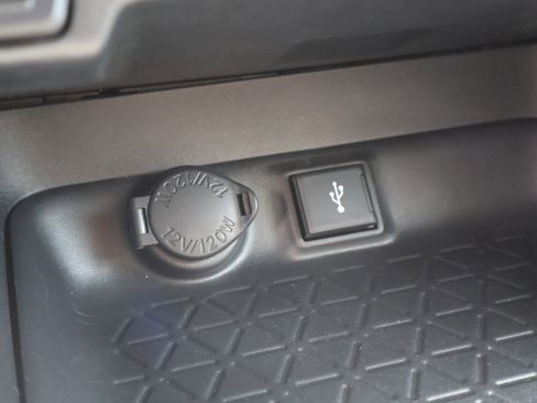 Used 2022 Toyota RAV4 XLE AWD/4WD image 26