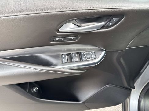 Used 2025 Cadillac XT4 Premium Luxury image 20