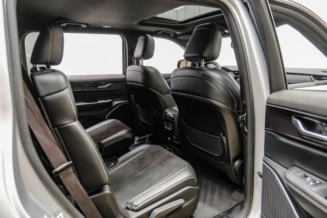 Used 2021 Jeep Grand Cherokee L Laredo RWD image 39