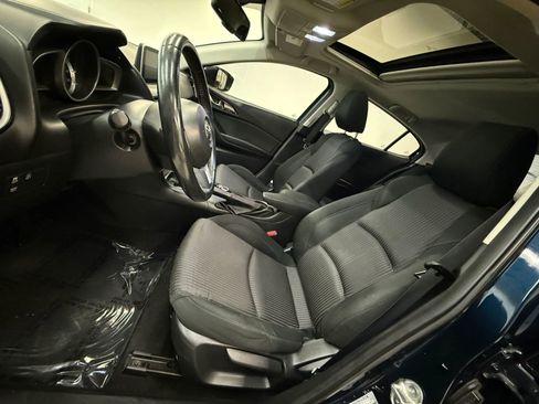 Used 2016 MAZDA MAZDA3 i Touring w/ Popular Equipment Package image 17