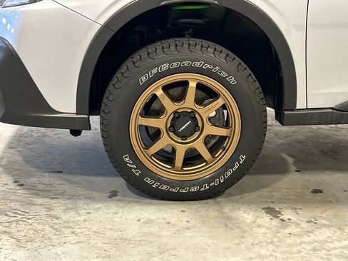 Used 2022 Subaru Outback Premium image 11