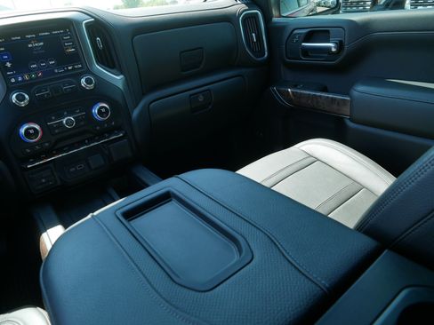 Used 2021 GMC Sierra 1500 Denali w/ Denali Ultimate Package AWD/4WD image 11