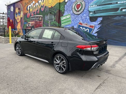 Used 2022 Toyota Corolla SE FWD image 3