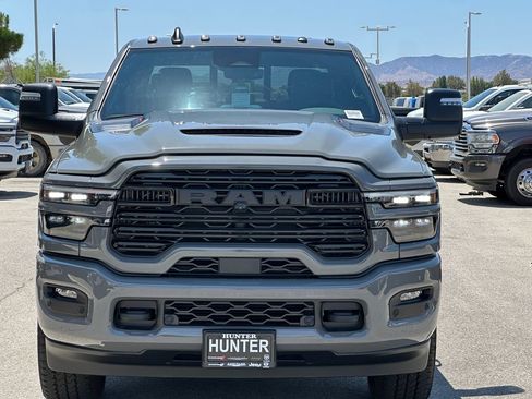 New 2026 RAM 2500 Laramie AWD/4WD image 10