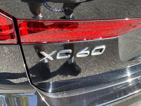 Used 2021 Volvo XC60 T5 Inscription w/ Protection Package FWD image 31