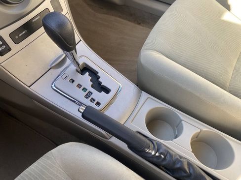 Used 2012 Toyota Corolla LE FWD image 30