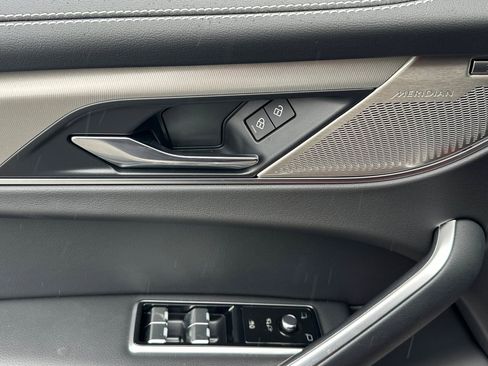 New 2025 Jaguar F-PACE R-Dynamic S image 15