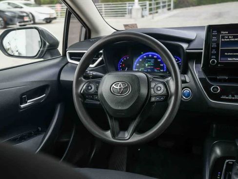 Used 2021 Toyota Corolla LE w/ Carpet Mat Package (TMS) FWD image 12