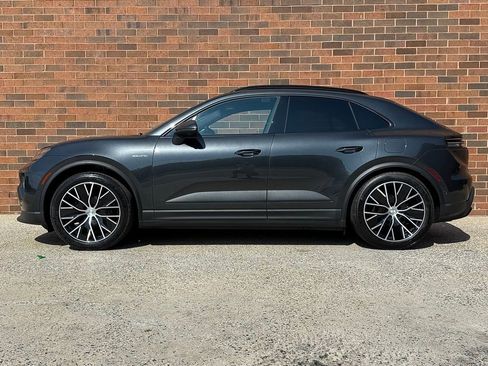 New 2024 Porsche Macan 4 Electric image 2